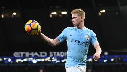  德布劳内伤愈复出，助攻帽子戏助曼城大胜  