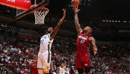  阿德巴约两双热火复仇雄鹿  