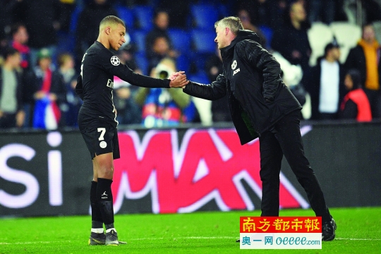  巴黎圣日耳曼客场逆转击败里昂，积分榜领跑优势扩大  