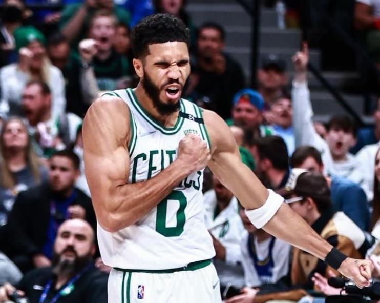  约基奇20+20掘金稳居西部榜首  